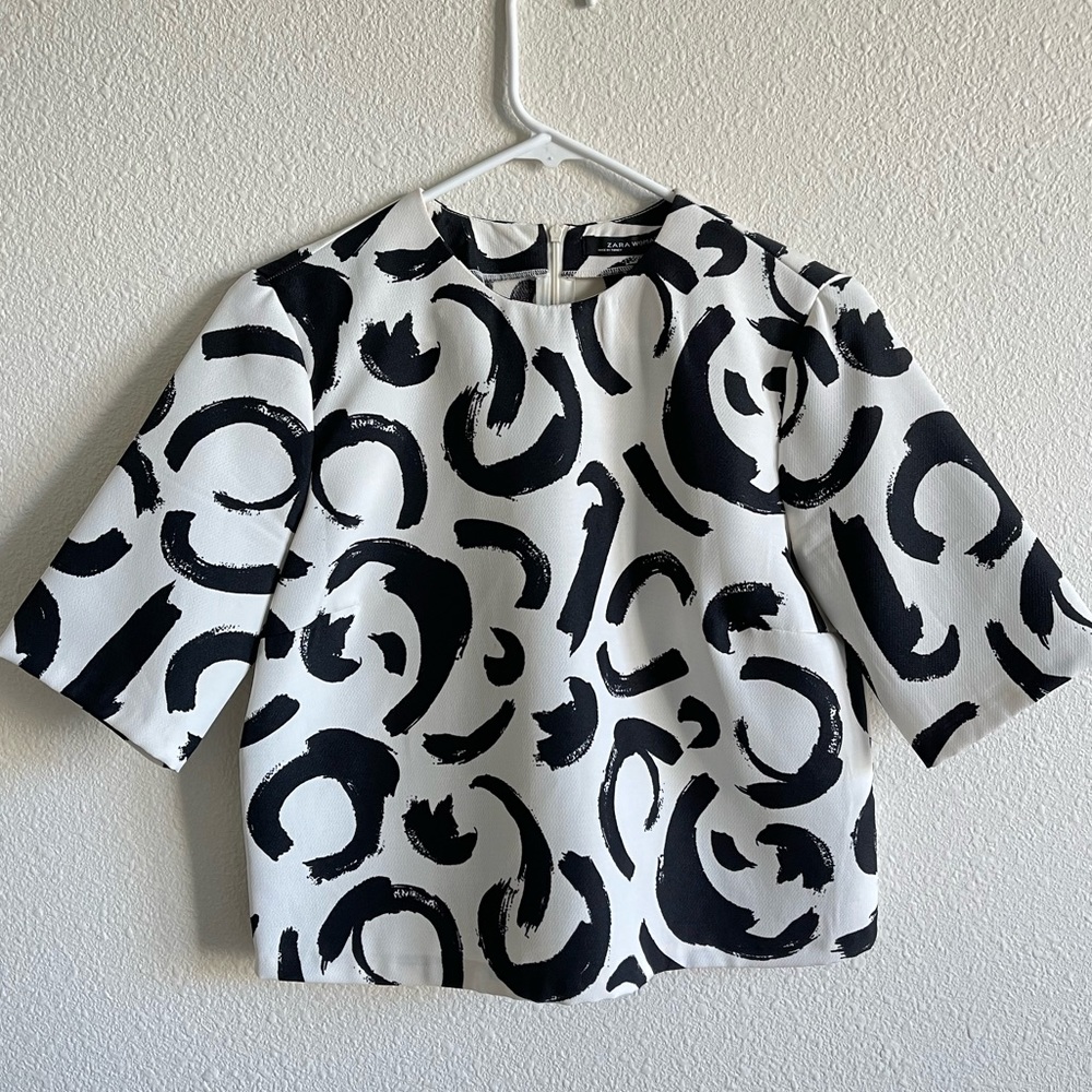 Zara Black/White Abstract Blouse